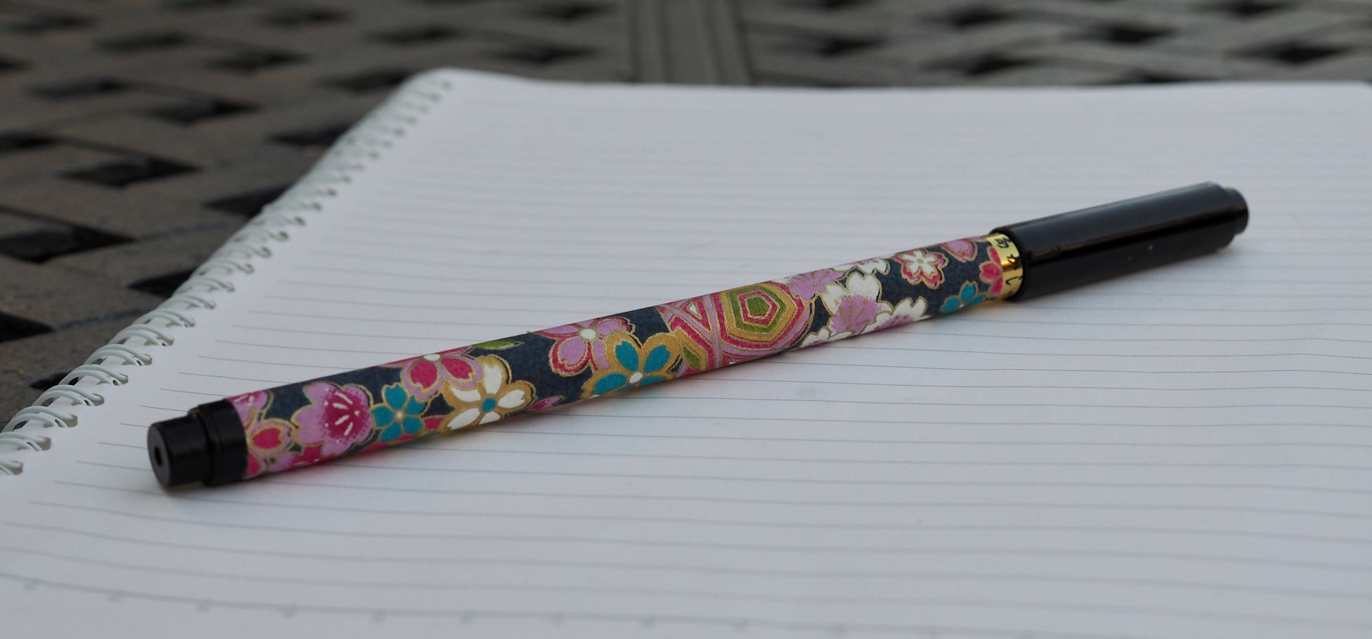 Akashiya, Fude Brush Pen, Black Ink, Wrapped with Japanese Traditional  Paper, Pink, Sakura Patterns